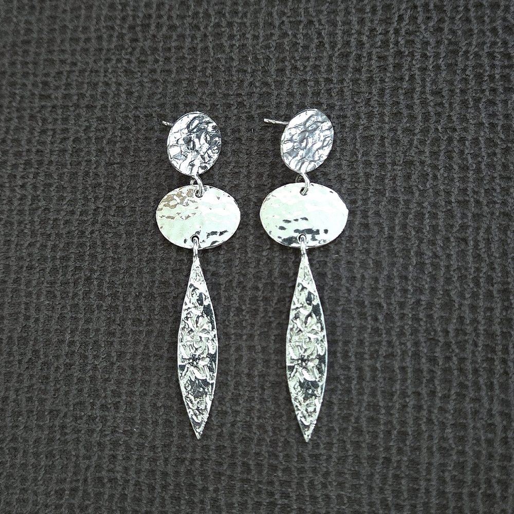 Noa Zuman Silver🤍 Hammered🔨 Geometric📐 Dangle Earrings - Picture 3 of 15